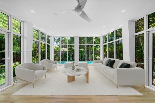 Washington Place, 821 NE 71st St, Miami, Florida 33138, image 1
