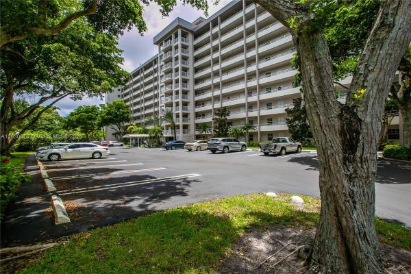 Oaks Lane At Palm-Aire, 575 Oaks Ln #206, Pompano Beach, Florida 33069, image 1