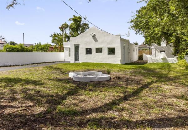 Floral Heights, 2161 NW 56th St, Brownsville, Florida 33142, image 3