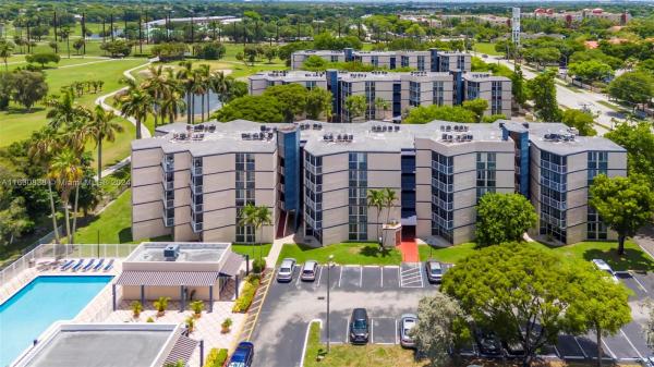 Las Brisas At Country Club Of Miami, 7035 NW 186th St #D403, Hialeah, Florida 33015, image 1