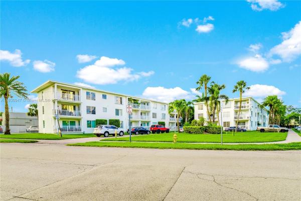 1631 NE 114th St #112, Unincorporated Dade County, Florida 33181, image 3