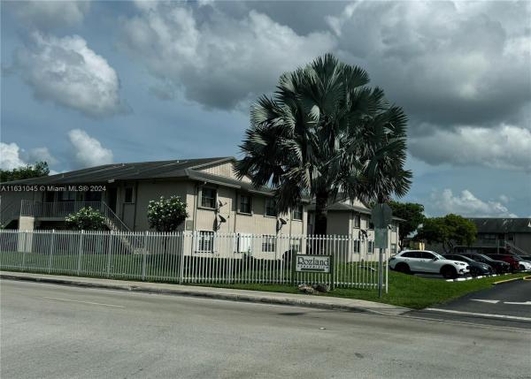 Rozland, Kendall West, Florida 33193, image 1