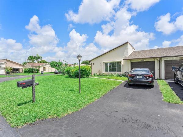 Mirror Lakes, 5429 Mirror Lakes Blvd, Boynton Beach, Florida 33472, image 1
