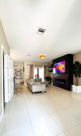Meghans Place, 2513 NE 41st Ave, Homestead, Florida 33033, image 3