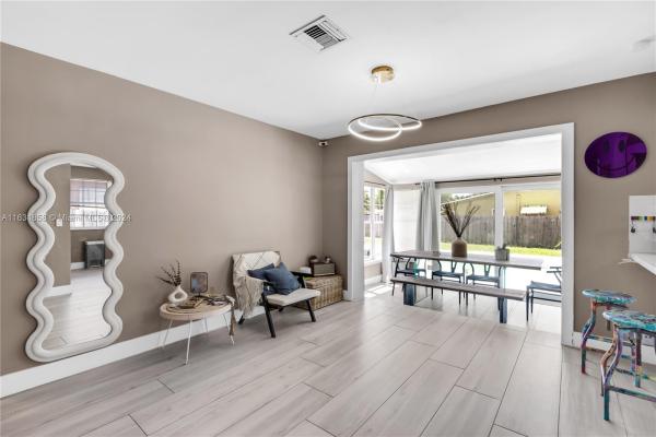 R & J Manor, 1040 NE 149th St, North Miami, Florida 33161, image 3