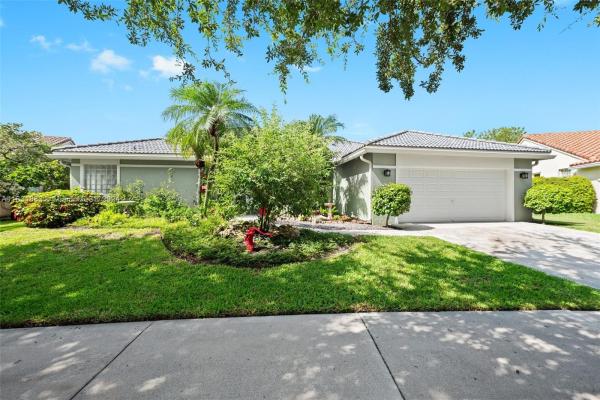 Hampton Lake, 512 Stonemont Ln, Weston, Florida 33326, image 1