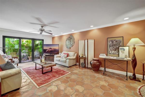 7 East, 543 NE 7th Ave #2A, Fort Lauderdale, Florida 33301, image 1