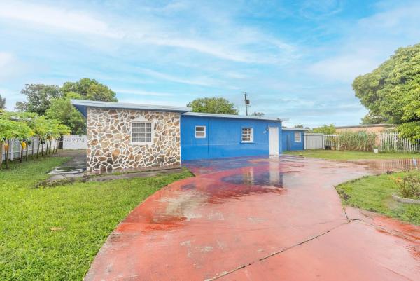 Shannon Park, 2330 NW 90th St, West Little River, Florida 33147, image 3