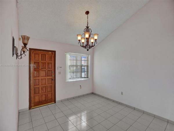 Biltmore Villas, 9054 NW 115th St, Hialeah Gardens, Florida 33018, image 3