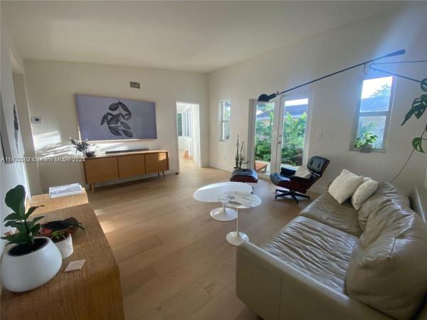 De Hedouvilles, 3365 William Ave, Miami, Florida 33133, image 1