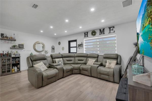 Scott Lake Manor, 1520 NW 173rd Ter, Miami Gardens, Florida 33169, image 3