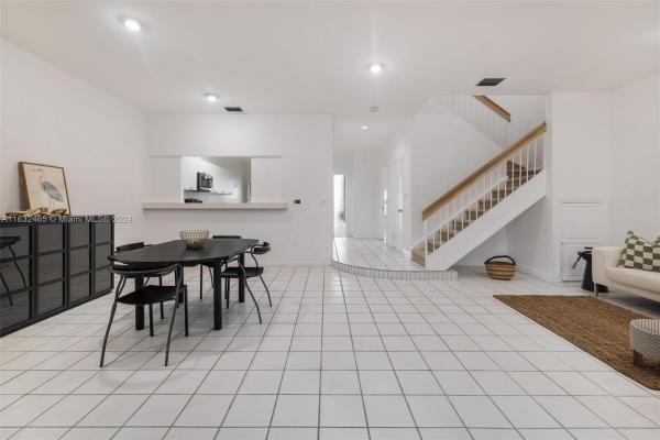 Via Floresta, 6866 SW 89th Ter, Pinecrest, Florida 33156, image 3