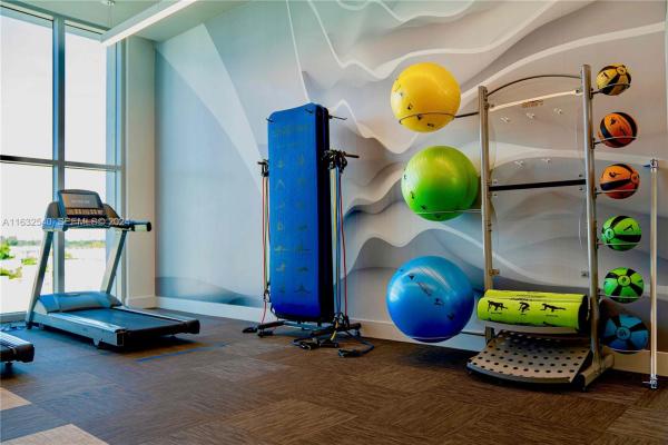 Quadro, 3900 Biscayne Blvd #N-917, Miami, Florida 33137, image 1