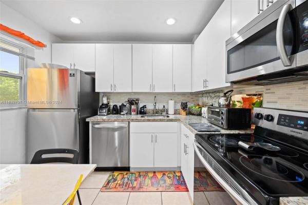 Ashbury House Of Carriage Hills, 201 Berkley Rd #212, Hollywood, Florida 33024, image 3