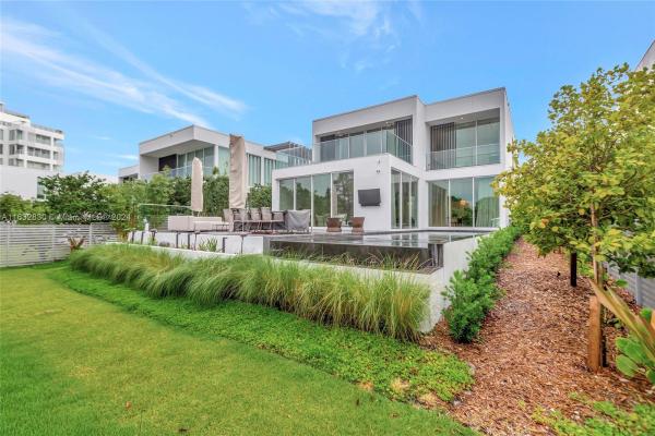 The Villas At The Ritz-Carlton, 1051 W 48th St, Miami Beach, Florida 33140, image 3