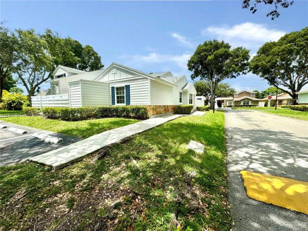Village Homes At Country Walk, 13749 SW 149th Cir Ln #2-43, Country Walk, Florida 33186, image 1