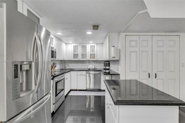 Herons Landing At Pembroke Lakes South, 942 SW 112th Ter #5, Pembroke Pines, Florida 33025, image 1