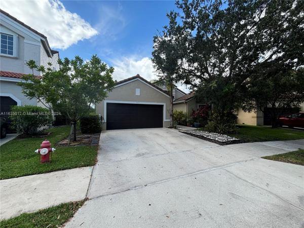 Cambridge Lake, 340 Cambridge Dr, Weston, Florida 33326, image 1