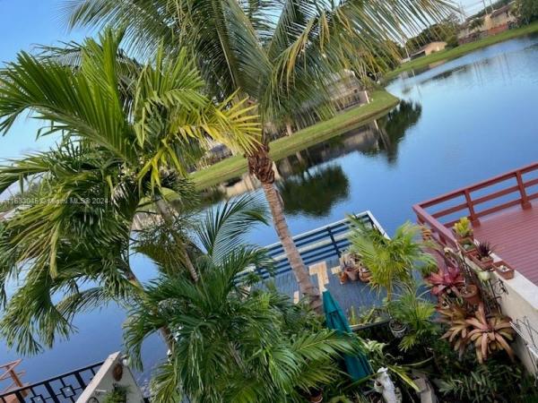 Sunset Park Lake Villas, 10453 SW 78th St, Kendall, Florida 33173, image 1