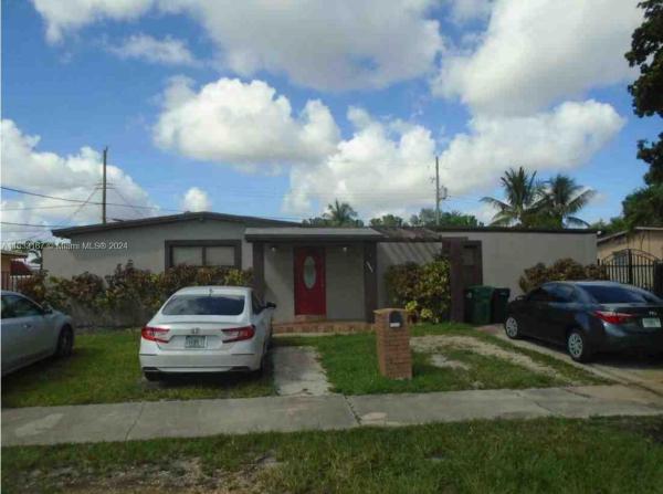 Westwood Lakes Residential, 11014 Westwood Lake Dr, Westwood Lakes, Florida 33165, image 1