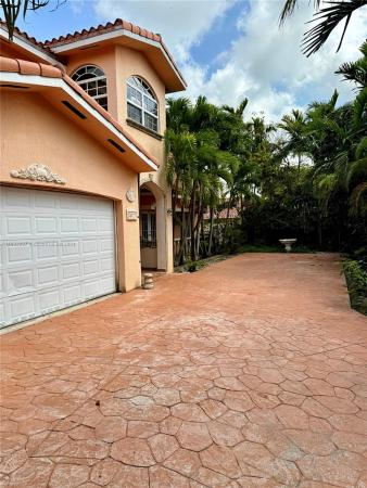 Steve Gomez Estates, 8921 SW 44th St, Olympia Heights, Florida 33165, image 3