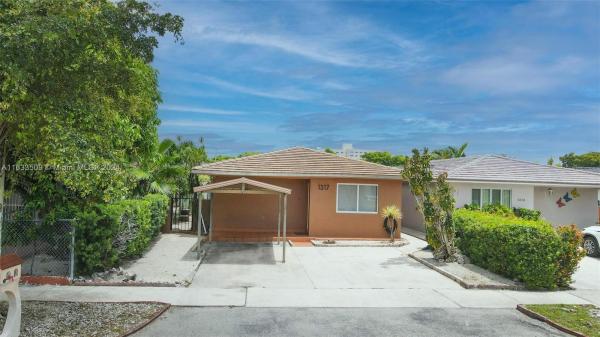 Twin Rose, 1317 W 42nd Pl, Hialeah, Florida 33012, image 1