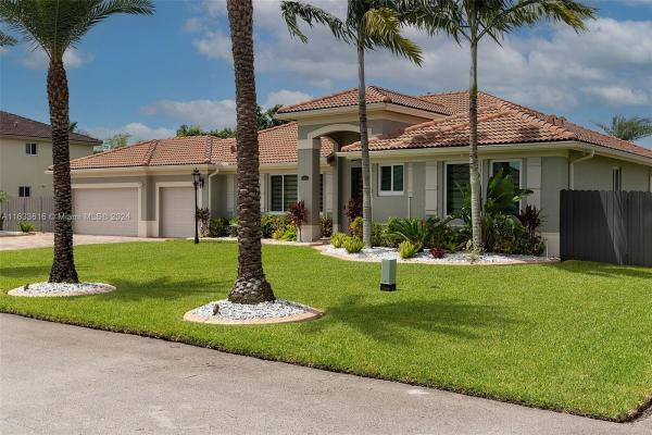 Estate Mansions, 22262 SW 130th Ct, Goulds, Florida 33170, image 2