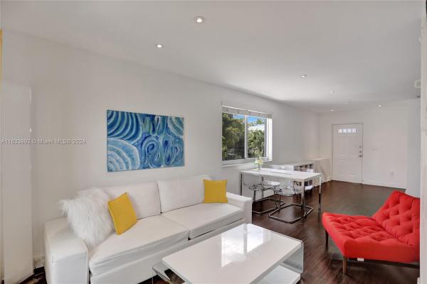 Ronny, 710 Michigan Ave #10, Miami Beach, Florida 33139, image 1
