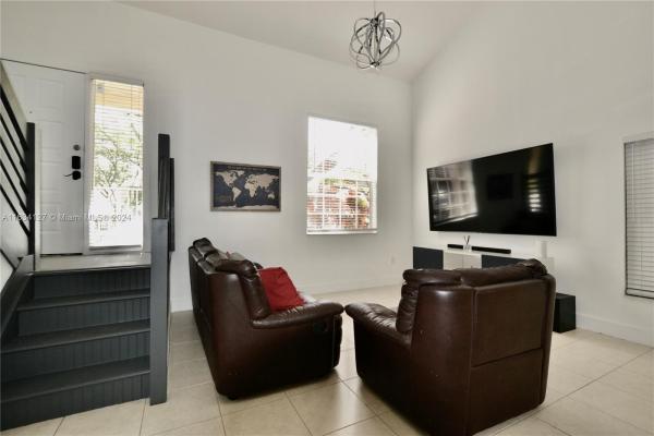 Amaretto, 9838 SW 118th Ave, Kendall, Florida 33186, image 3