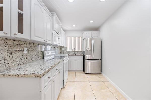 Grace Villas, 8087 NW 8th St #1, Fountainebleau, Florida 33126, image 3