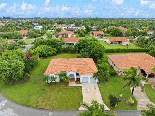 Estate Mansions, 13069 SW 220th Ter, Goulds, Florida 33170, image 2