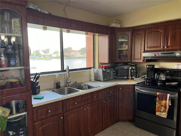 Fontana Point, 8230 NW 191st St #26-D, Hialeah, Florida 33015, image 3