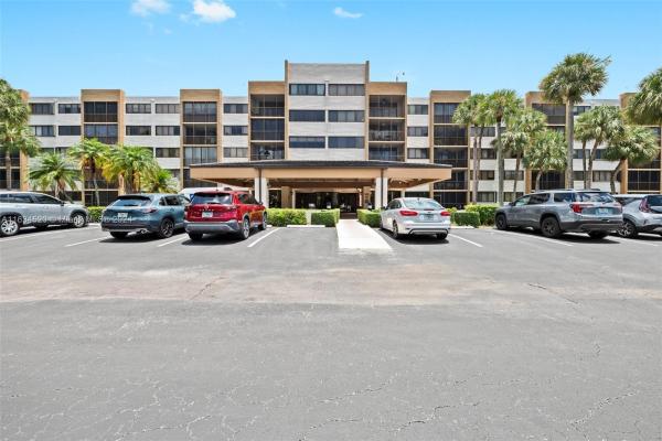 Casper House, 9735 NW 52nd St #511, Doral, Florida 33178, image 1