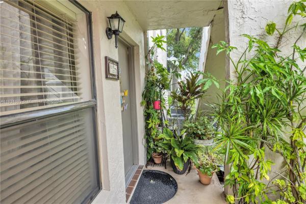 Rozland, #8-13, Kendall West, Florida 33193, image 2