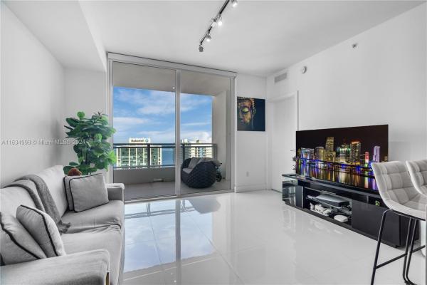 The Bond On Brickell, 1080 Brickell Ave #3904, Miami, Florida 33131, image 1
