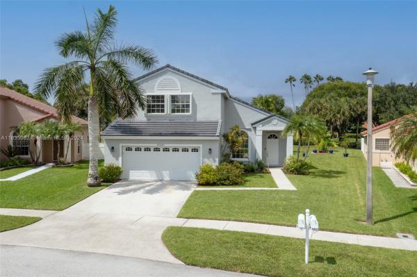 Brittany Bay At Silver Lakes, 18200 NW 18th St, Pembroke Pines, Florida 33029, image 1