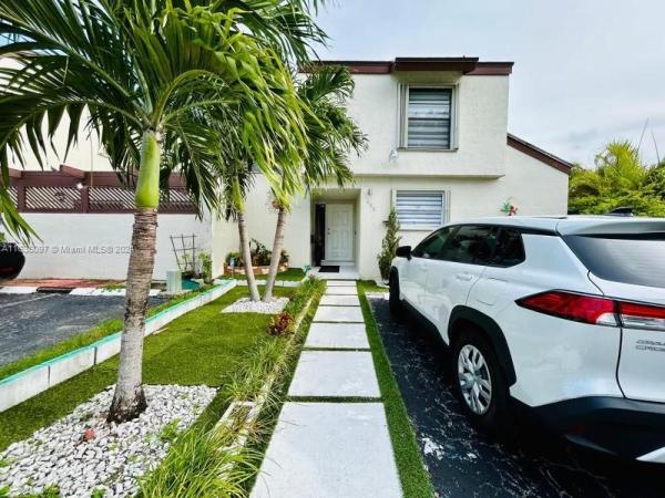 Wind Lake Village, 485 NW 98th Ct #485, Fountainebleau, Florida 33172, image 1