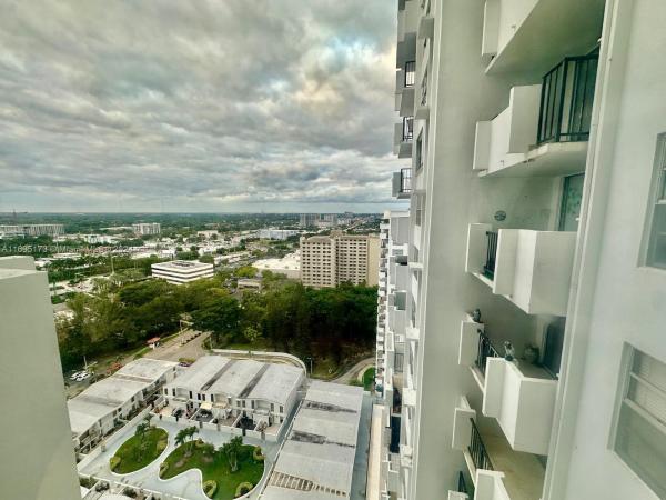 Commodore Plaza Tower, 2750 NE 183rd St #2306, Aventura, Florida 33160, image 3