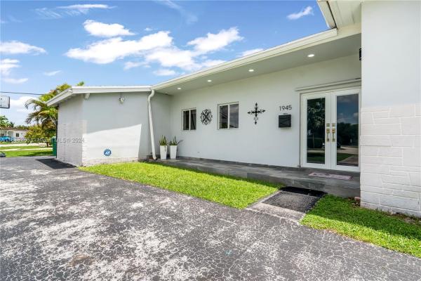Westchester Residential, 1945 SW 85th Ct, Westchester, Florida 33155, image 3