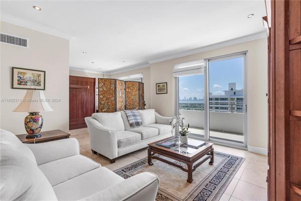 Oceanside Plaza, 5555 Collins Ave #17Y, Miami Beach, Florida 33140, image 1