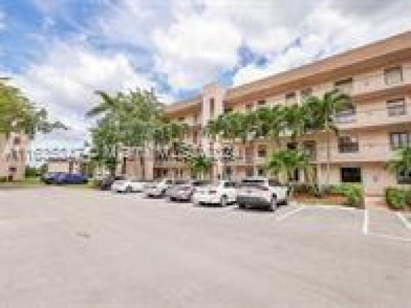 Sunrise Lakes 4, 2793 NW 104th Ave #403, Sunrise, Florida 33322, image 1