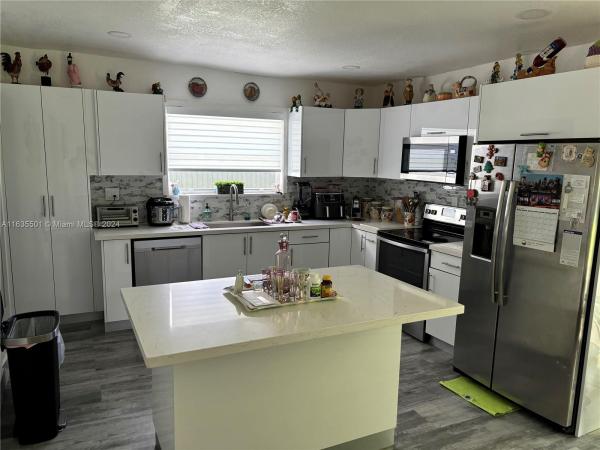Westwood Lakes Residential, 4830 SW 114th Ct, Westwood Lakes, Florida 33165, image 1
