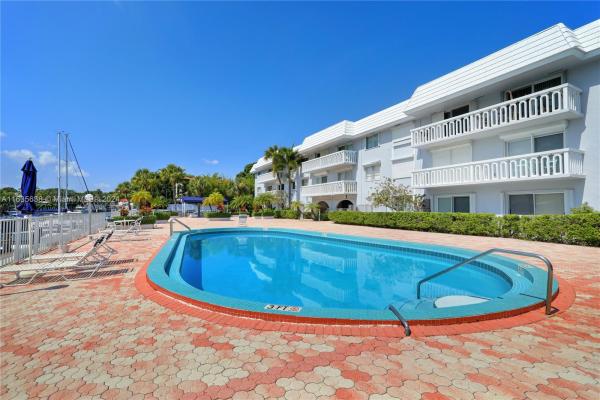 Waters Edge Of Coral Gables, 100 Edgewater Dr #340, Coral Gables, Florida 33133, image 1