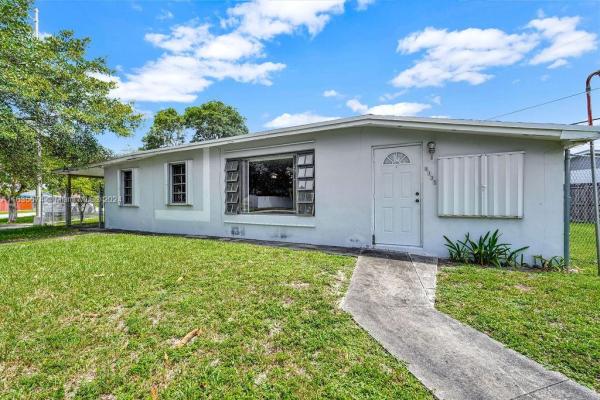Fontainebleau Gardens, 8135 SW 13th St, Westchester, Florida 33144, image 1