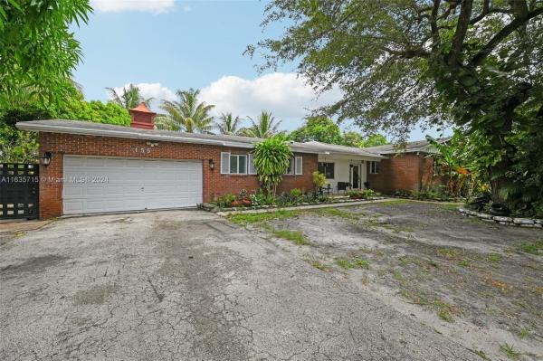 Biscayne Palms, 155 NE 163rd St, North Miami Beach, Florida 33162, image 1