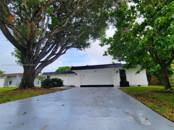Vanguard Village 15, 7009 NW 64th St, Tamarac, Florida 33321, image 2