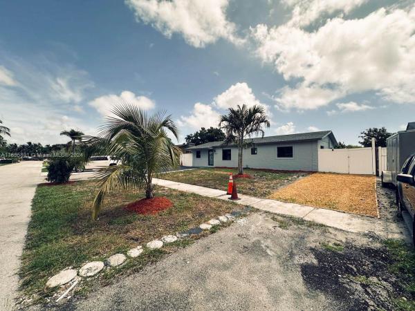 Commonwealth Manor, 1320 SW 5th Ter, Deerfield Beach, Florida 33441, image 1