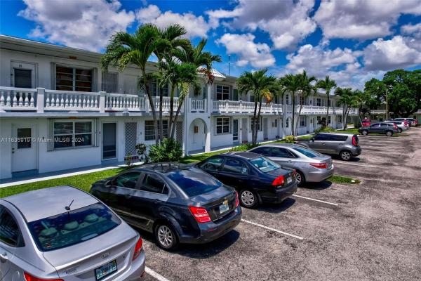 Romont South, 100 NE 203rd Ter #19, Miami Gardens, Florida 33179, image 2