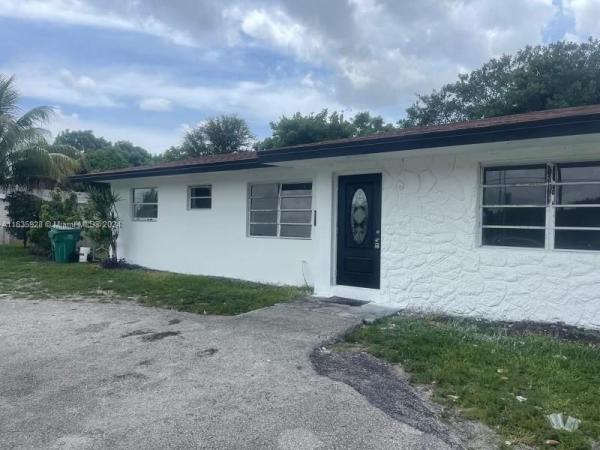 Sierra Mirada, 570 NW 199th St, Miami Gardens, Florida 33169, image 1