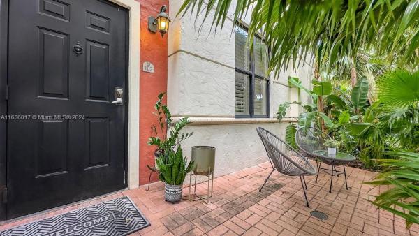 Puerta De Palmas, 888 S Douglas Rd #102, Coral Gables, Florida 33134, image 1